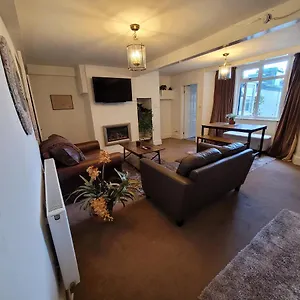 Seaside Flat With Fireplace Fast Wifi Free Parking Apartment Scarborough